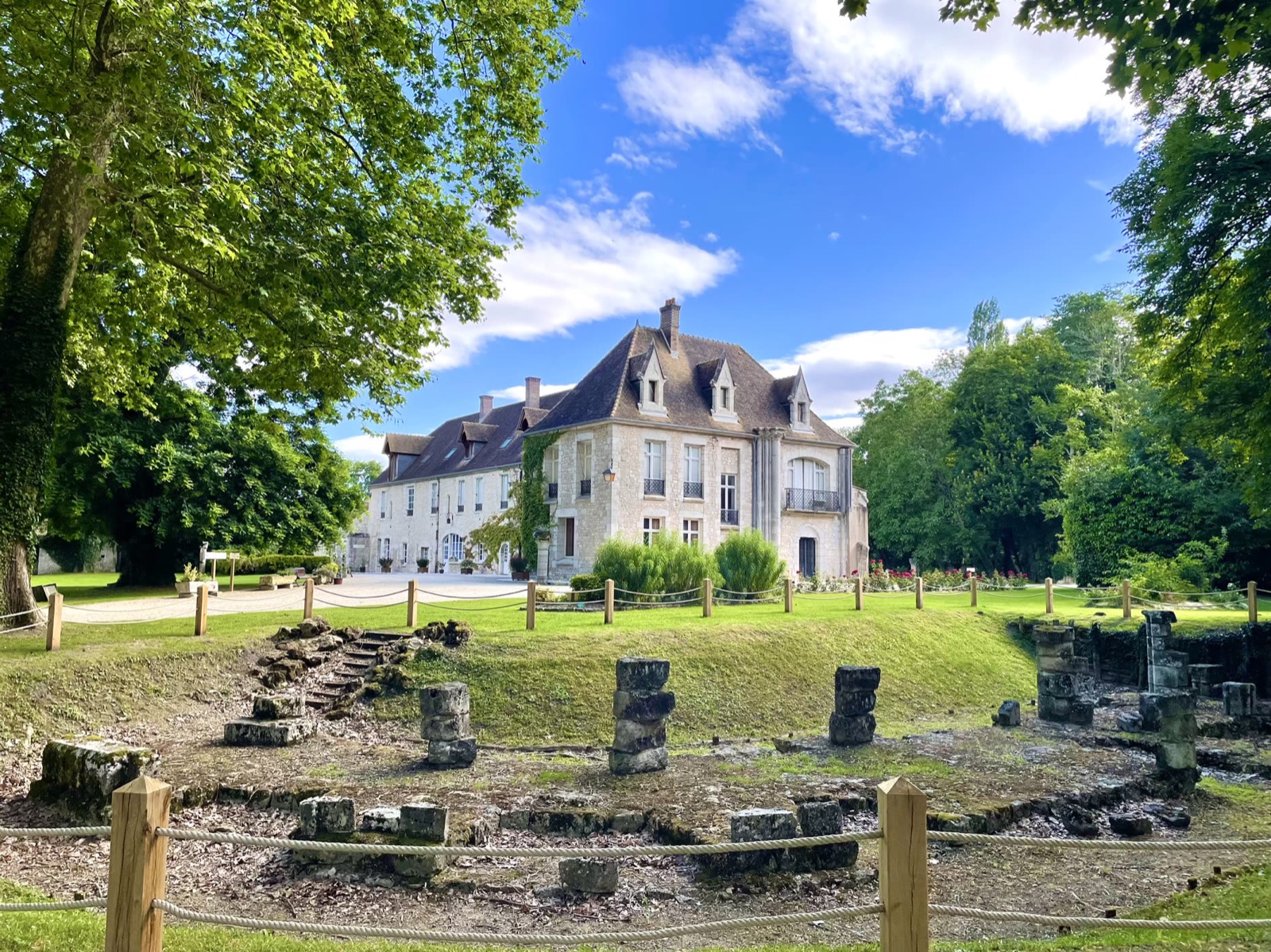 Abbaye Royale de Cercanceaux